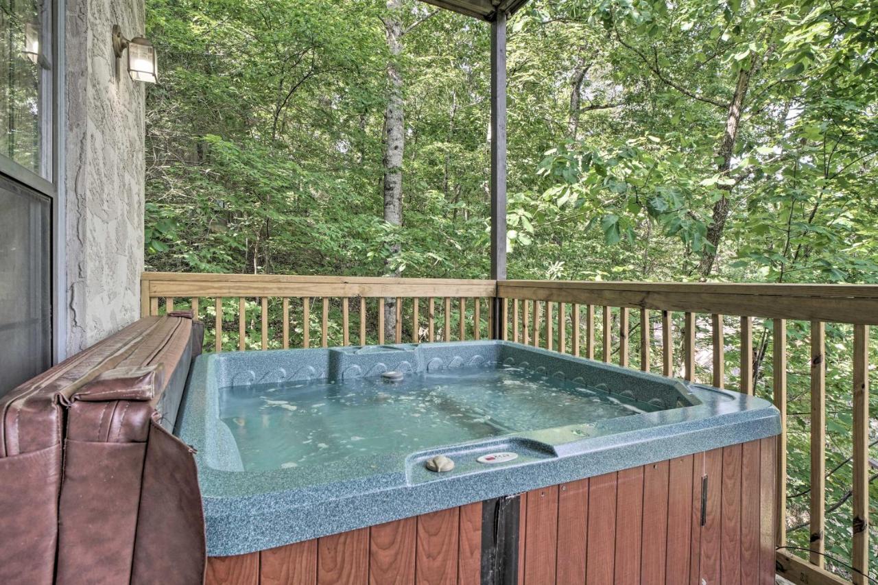 Rustic Pigeon Forge Home With Private Hot Tub! Eksteriør bilde