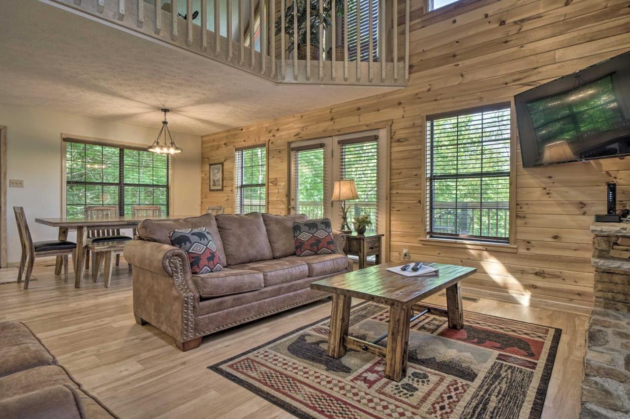 Rustic Pigeon Forge Home With Private Hot Tub! Eksteriør bilde