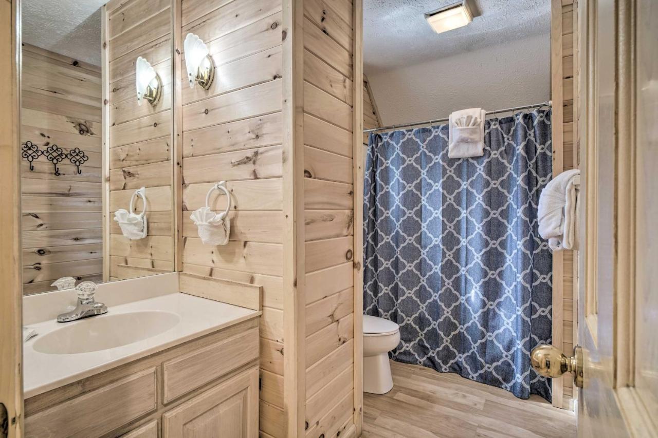 Rustic Pigeon Forge Home With Private Hot Tub! Eksteriør bilde